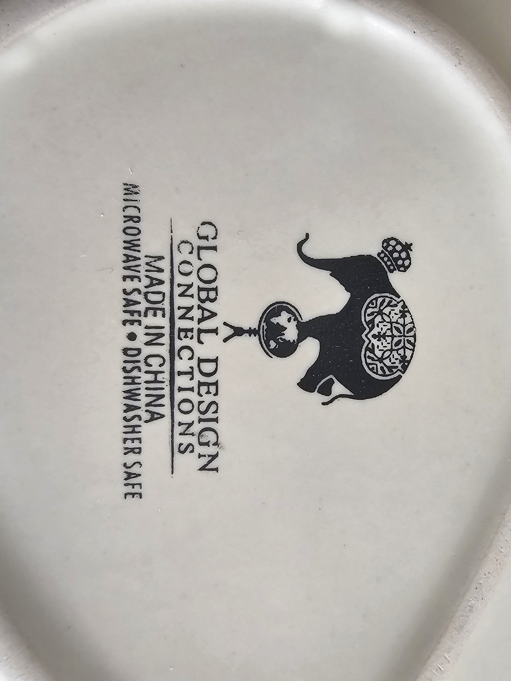 Global Desi White and Red Merry Christmas Spoon Rest - Picture 4 of 4
